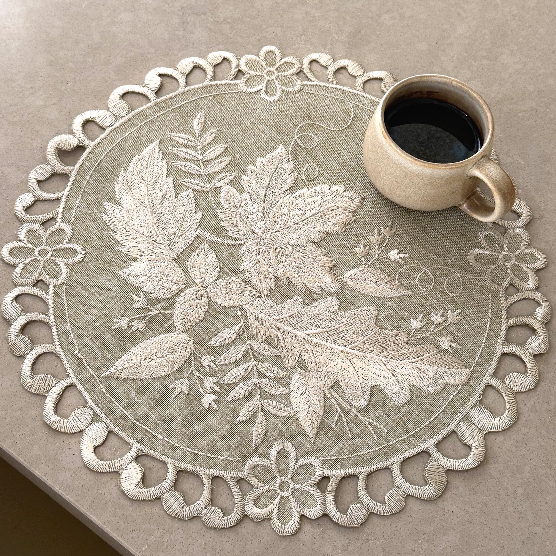 Vintage Spitzen-Tischset D29 cm